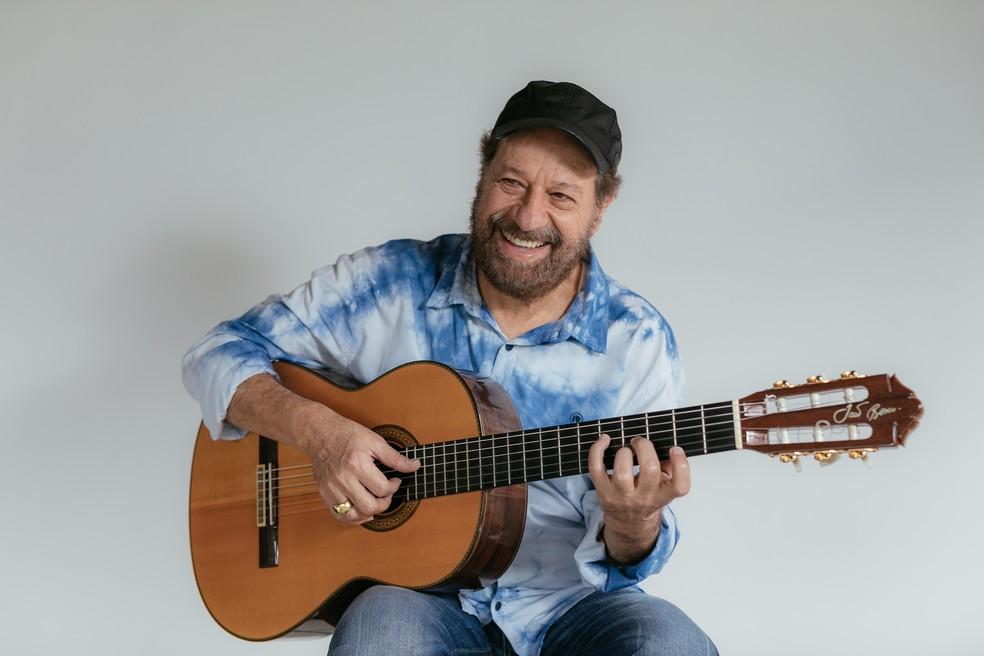 João Bosco celebra 80 anos com show em Salvador