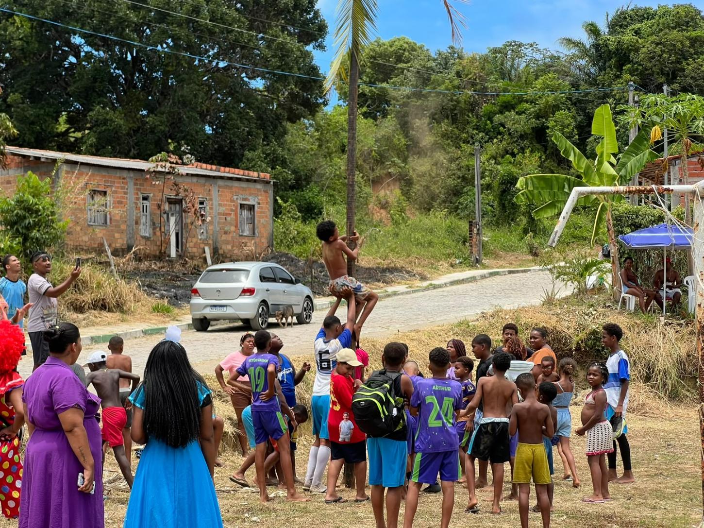 Projeto Criança Feliz reúne voluntários e distribui mais de 500 brinquedos em Tairu