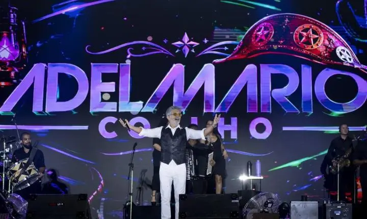Adelmario Coelho encerra turnê no interior baiano e celebra mais de 50 shows em três meses 