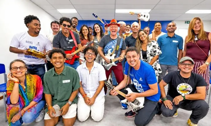 Armandinho Macêdo realiza oficina no Conexão das Artes e retorna no próximo sábado para encerrar a programação