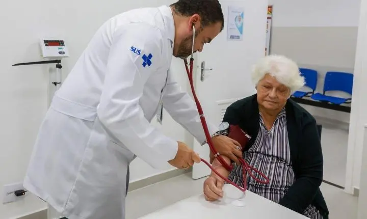 AVC não escolhe hora: reconhecer os primeiros sinais pode ser decisivo para salvar vidas