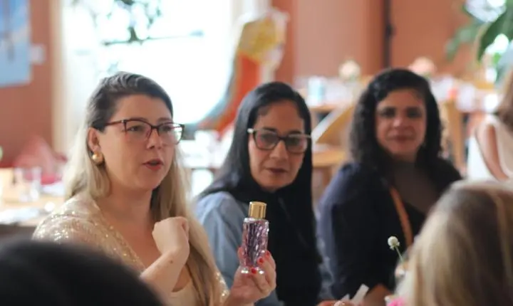 Avon traz experiência imersiva de perfumaria a Salvador com a nova Iconic Collection