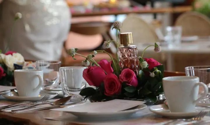 Avon traz experiência imersiva de perfumaria a Salvador com a nova Iconic Collection