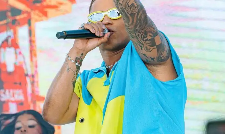 Banda ThePlay dá pontapé em seu verão e transforma a Casa Privilege em templo do pagode baiano 