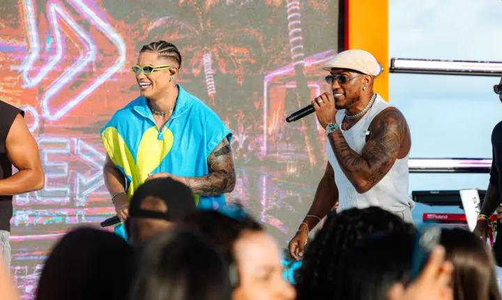 Banda ThePlay dá pontapé em seu verão e transforma a Casa Privilege em templo do pagode baiano 