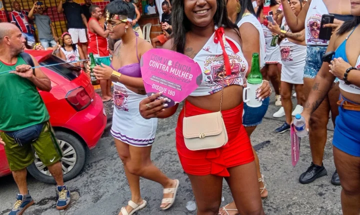 Bloco As Mulheradas volta às ruas de Boa Vista de São Caetano após quatro anos e arrasta multidão em Salvador