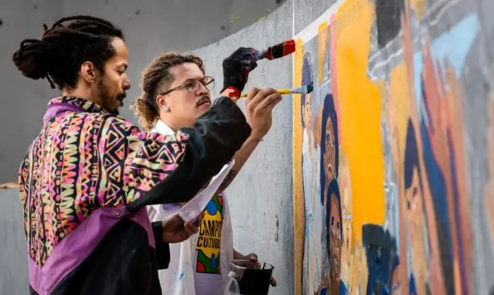 Campos Culturais transforma quadra em arte em Santos Dumont