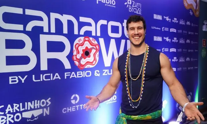 Carlinhos Brown recebe convidados na abertura do Camarote Brown By Licia Fabio e Zum Brazil