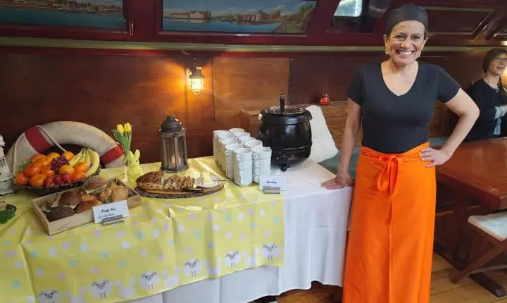 Chef Claudia Sobrinho assina experiência gastronômica internacional a bordo de barcos históricos na Holanda