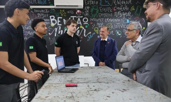Etecs de São Paulo superam média da OCDE no Pisa 2025