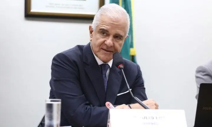 Frentes parlamentares criticam fim da 