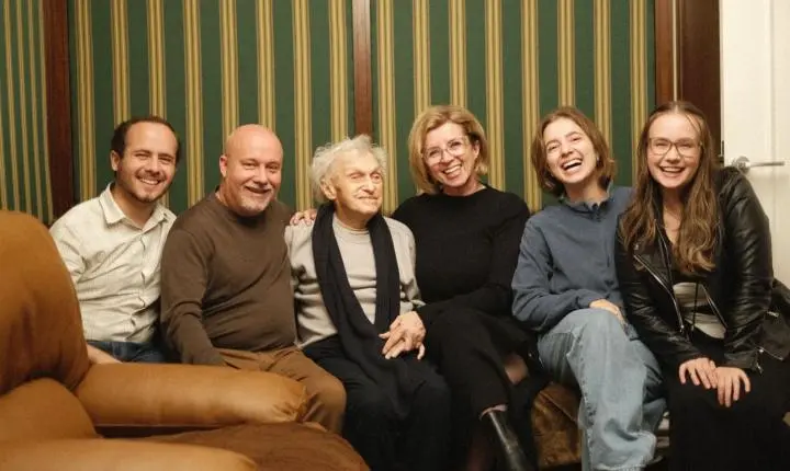 GIANA emociona fãs com prévia de homenagem ao Dia das Mães e aquece lançamento de “Carinho de Deus”