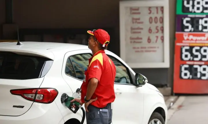 Governo quer converter receitas extras com petróleo em desonerações