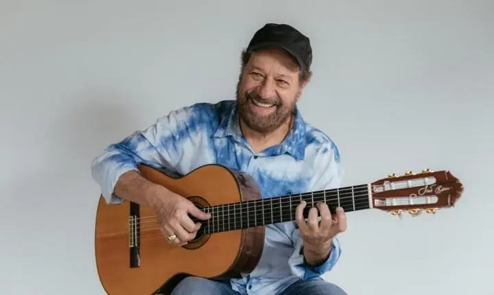 João Bosco celebra 80 anos com show em Salvador