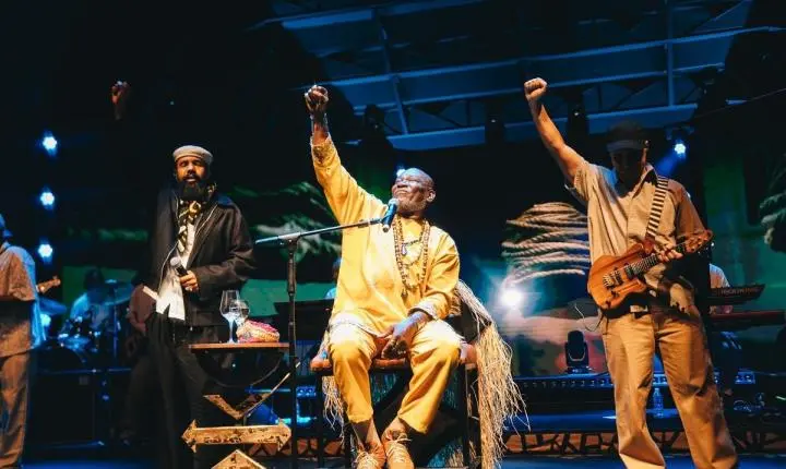 Lazzo Matumbi lota a Concha Acústica em show que celebra a música baiana 