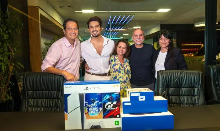 Luan Santana renova contrato com Sony Music em noite de celebração em São Paulo