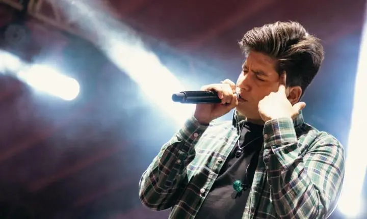 Matheus Henrique & Gabriel estreou nos palcos da capital baiana levando ao público uma viagem pelos grandes sucessos do sertanejo dos anos 2000