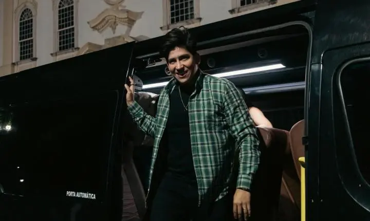 Matheus Henrique & Gabriel estreou nos palcos da capital baiana levando ao público uma viagem pelos grandes sucessos do sertanejo dos anos 2000