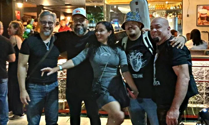 No Rolê com DZR abre agosto ao som do rock de Renato Coelho RC no Astro Bar e Restaurante
