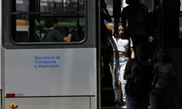 Ônibus urbanos do Rio terão orientações de combate ao assédio 