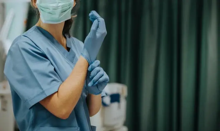 PL garante prioridade médica a profissionais de enfermagem