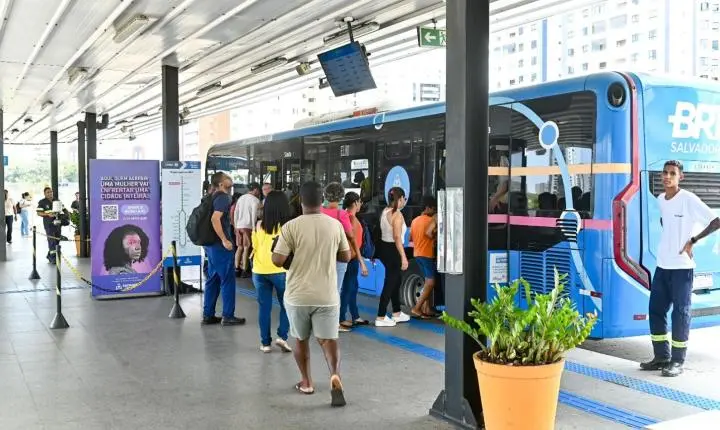 Salvador amplia acesso ao Botão Lilás em estações do BRT Salvador para atendimento a mulheres vítimas de violência