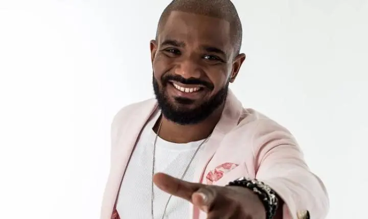SAMBRASIL CELEBRA 20 ANOS COM EDIÇÃO ESPECIAL AO SOM DE ARLINDINHO E CONVIDADOS