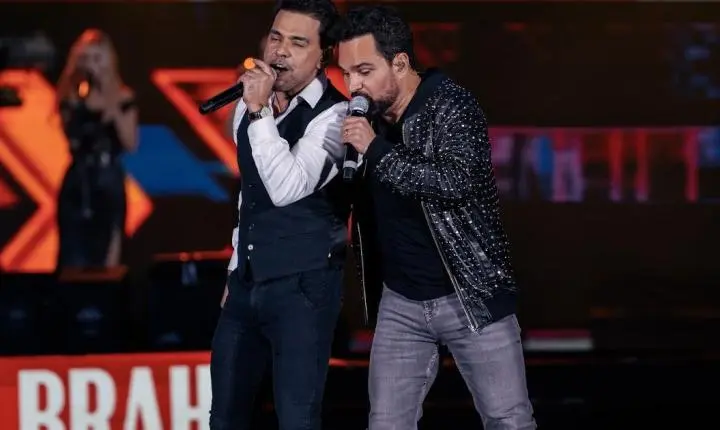 Zezé Di Camargo e Luciano se apresentam para 30 mil pessoas no Ribeirão Rodeo Music